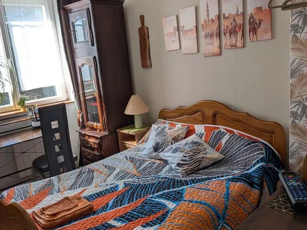 Loue chambre "ombre d'acajou" colocation chez l'habitant à Gorron 53