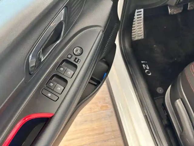 Hyundai I20 1.0 t-gdi 100 dct-7 hybrid 48v — photo 21