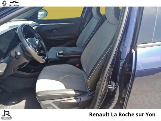 Renault Megane e-tech electric ev60 220ch techno optimum charge — photo 3