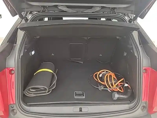 Peugeot 3008 hybrid4 300 e-eat8 — photo 6