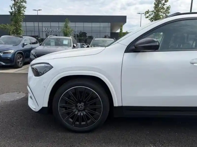 Mercedes Gla 200 d amg line — photo 29