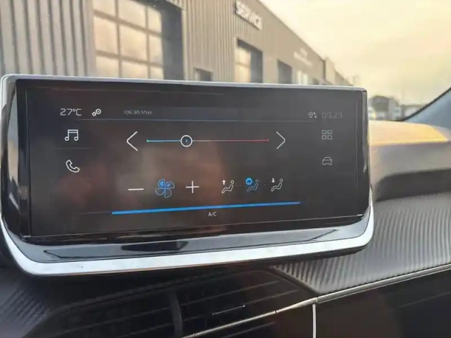 Peugeot 208 hybrid 110 ch e-dcs6 — photo 15