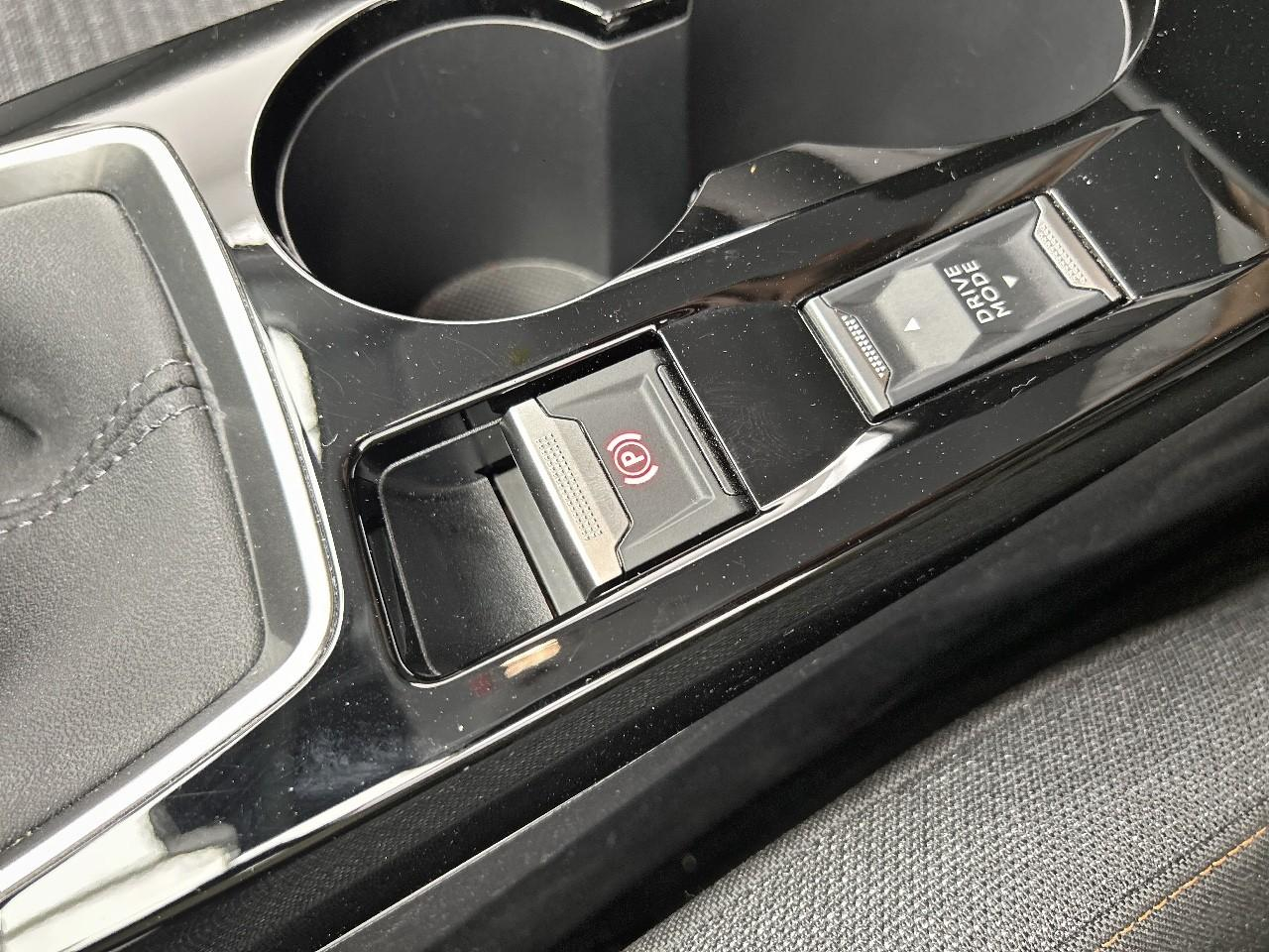 Peugeot 208 100 s&s bvm6 style — photo 18