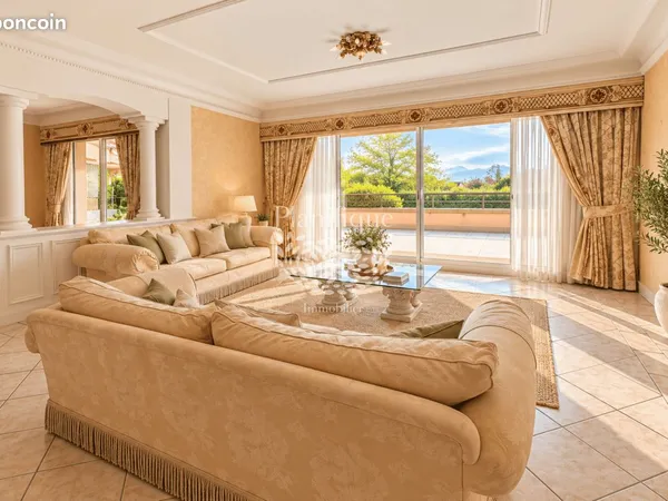Appartement 8 pièces 348 m²