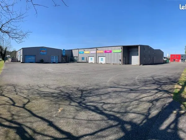 Local 2517 m² Saint-Vincent-de-Tyrosse