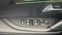 Peugeot 208 e-208 136ch GT — photo 30