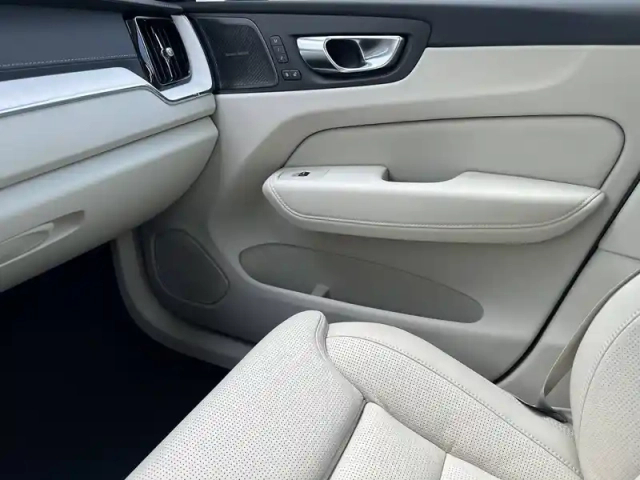 Volvo Xc60 t6 awd hybride rechargeable 253 ch+145 ch geartronic 8 — photo 24