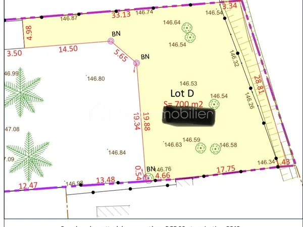 Terrain 700 m²