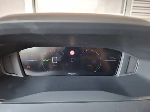Peugeot 2008 electrique 54 kwh 156 ch — photo 10