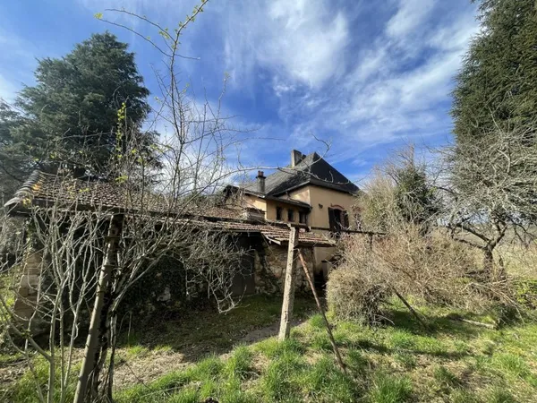 Firmi : Belle maison à rénover