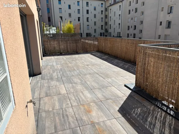 Appartement T2 (Etage 1/2) + Parking - Lyon 3ème Monplaisir