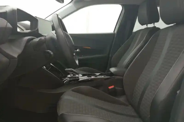 Peugeot 2008 electrique 136 ch — photo 79