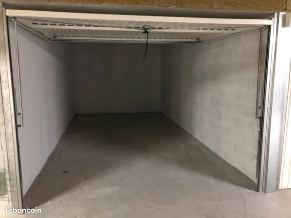 Garage fermé 15 m² - Électricité & éclairage