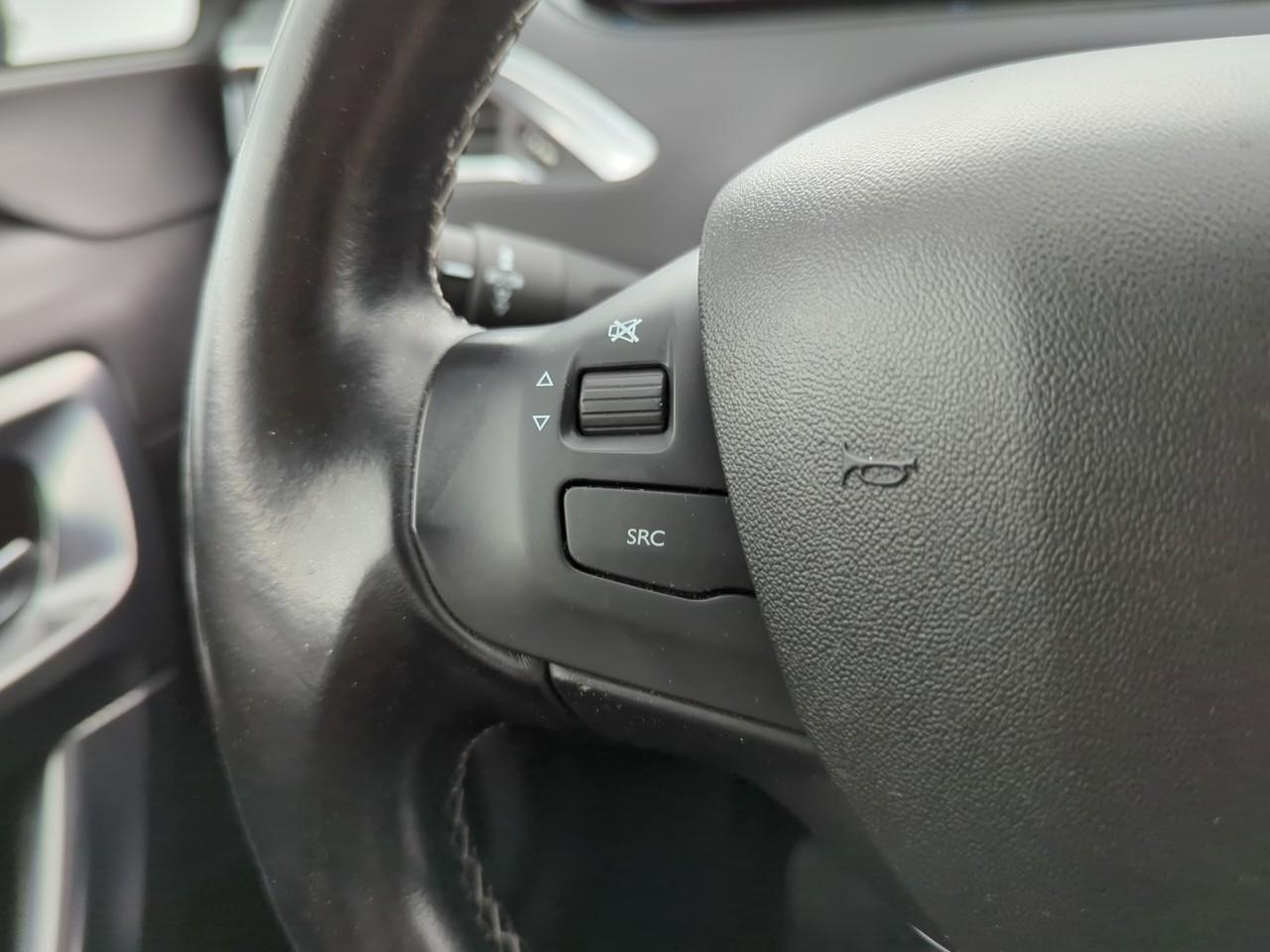 Peugeot 2008 bluehdi 100ch bvm6 allure — photo 21
