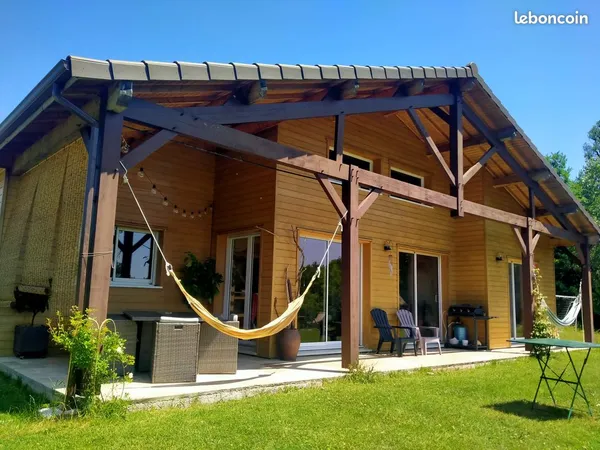 Maison neuve bois meublée 127 m² - 3 ch - jardin - 12 min hôpital Périgueux
