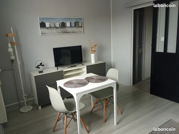 Studio meublé 20 m²-Concarneau-200 m plage-560 CC