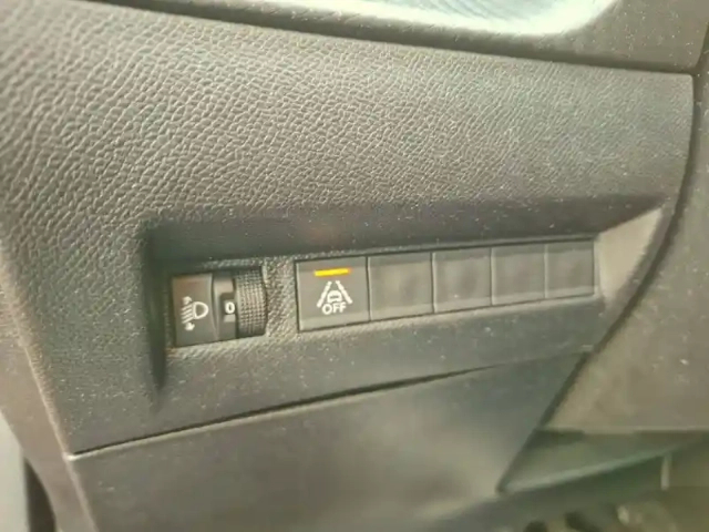 Peugeot 2008 puretech 100 s&amp;s bvm6 — photo 23