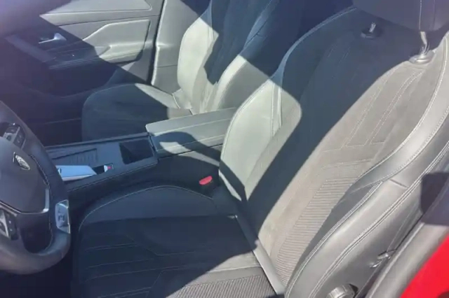 Peugeot 408 phev 225 e-eat8 — photo 10