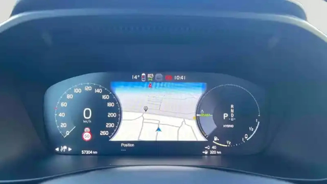 Volvo Xc40 t5 recharge 180+82 ch dct7 — photo 37