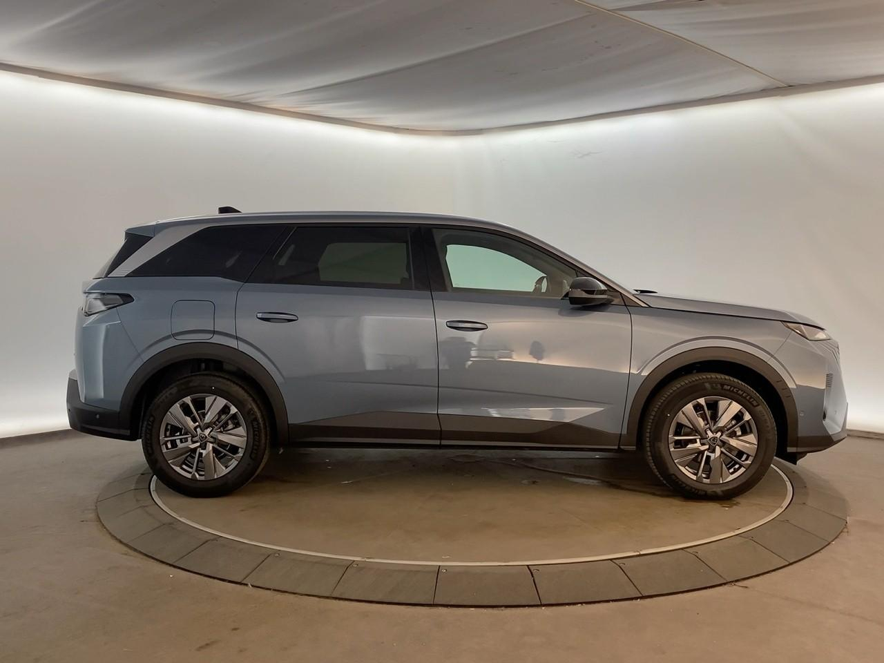 Peugeot 5008 hybrid 145 ch e-dcs6 allure — photo 4