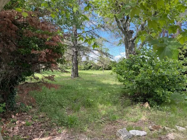 Terrain 1357 m²