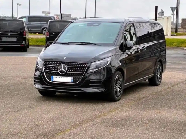 Mercedes Cla 300 d amg line long 8places — photo 61