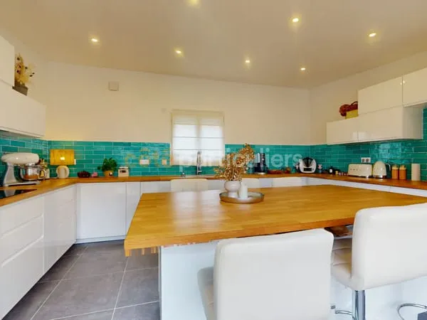 Granville 148 m2, vie de plain-pied, 4 chambres, terrain 470m2
