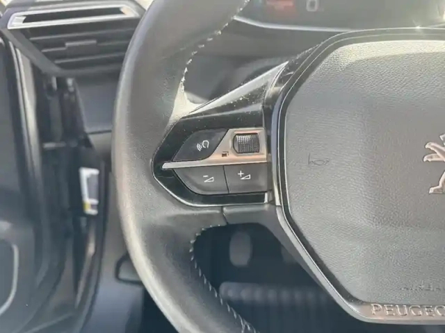 Peugeot 2008 puretech 100 s&amp;s bvm6 allure pack — photo 19