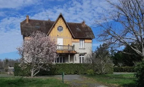 Maison 12 pièces 300 m²