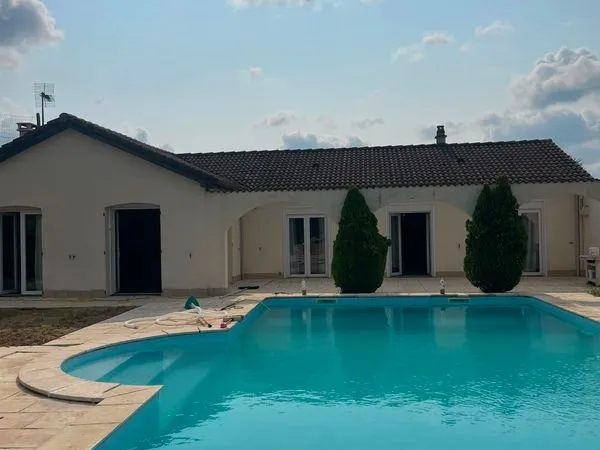 A vendre en direct villa avec piscine pineuilh 33220