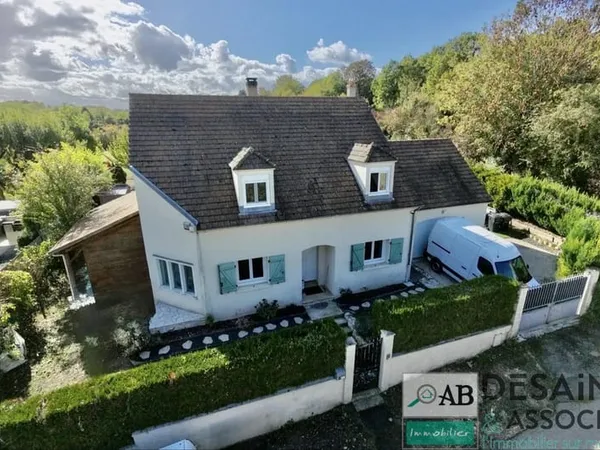 A VENDRE Maison familiale de 174 m2 avec 4 chambres, mezzani