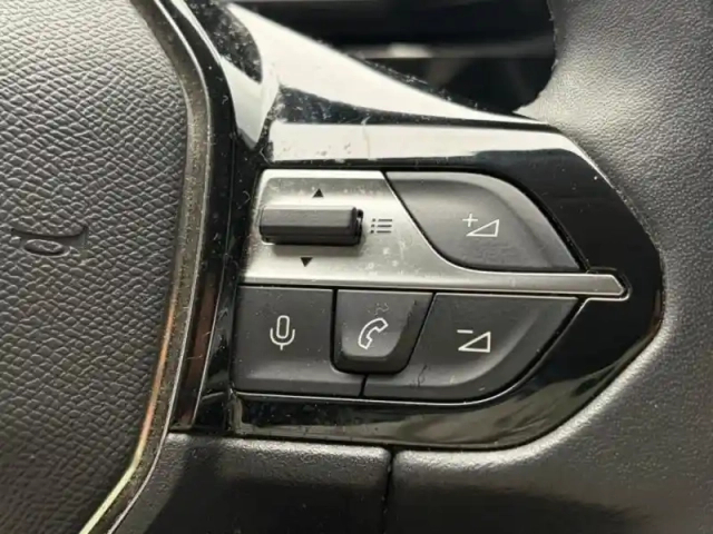 Peugeot 308 1.2 puretech 130ch s&amp;s active pack — photo 14