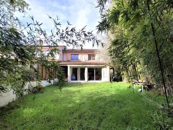 CHAMBERY CENTRE MAISON T5 AVEC JARDIN