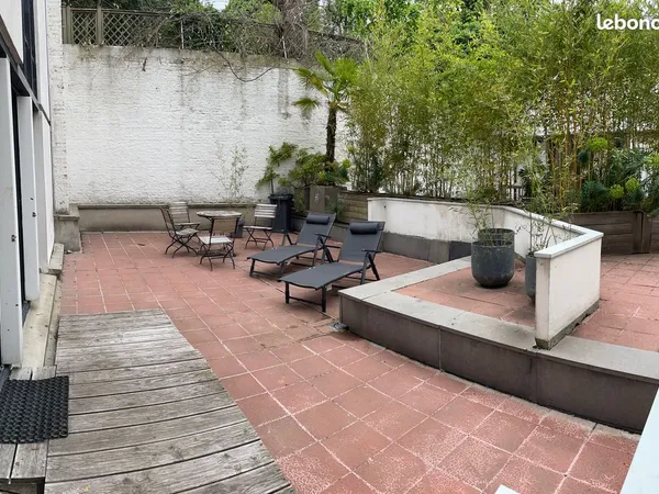 Vieux Lille - T2 rénové avec terrasse exceptionnelle de 42 m² (rare)