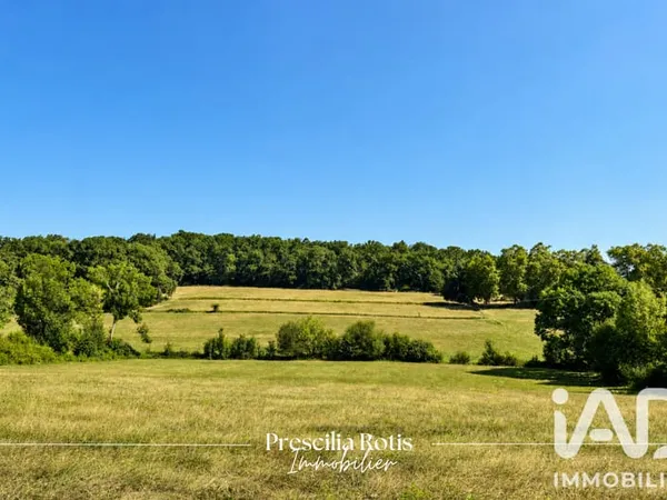 Terrain 8810 m²