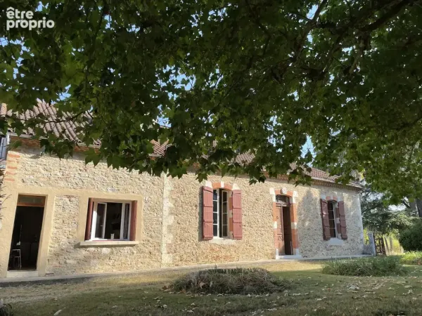 Maison a renover avec dependances sur 10ha de terrain