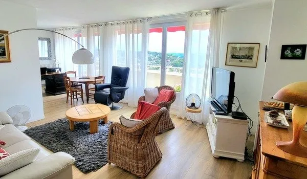 Rouen 10 mn Gare : Bel Appt 70 m² dernier étage, avec 2 terrasses (22 m²), cave et Garage ! Excellen