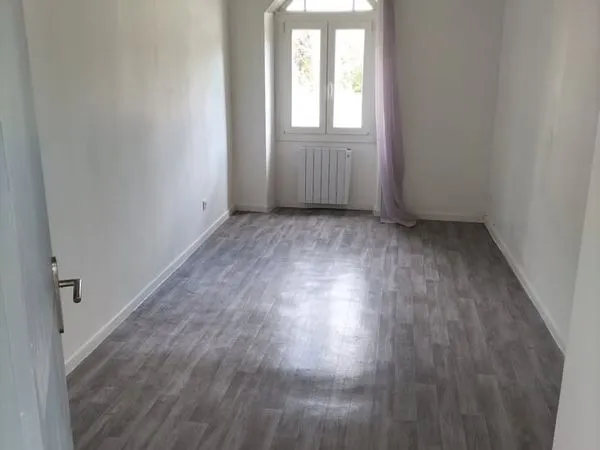 Maison de plain-pied rénovée 77 m² - atelier + bois 4 000 m² - Pompiey