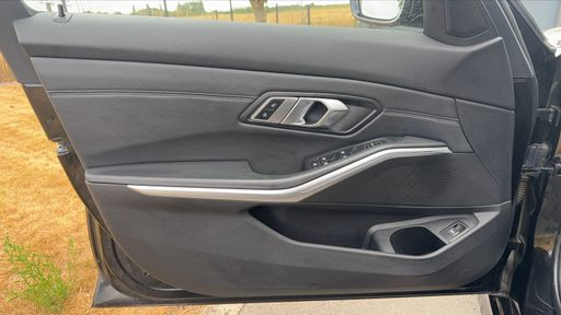 BMW Serie 3 Touring 330d 265 Steptronic8 - Business – 2020 – 172738 km – Diesel – Boîte Automatique — photo 19