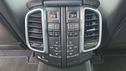 Porsche Cayenne 4.8 V8 400 Tiptronic - S – 2012 – 164913 km – Essence – Boîte Automatique — photo 16