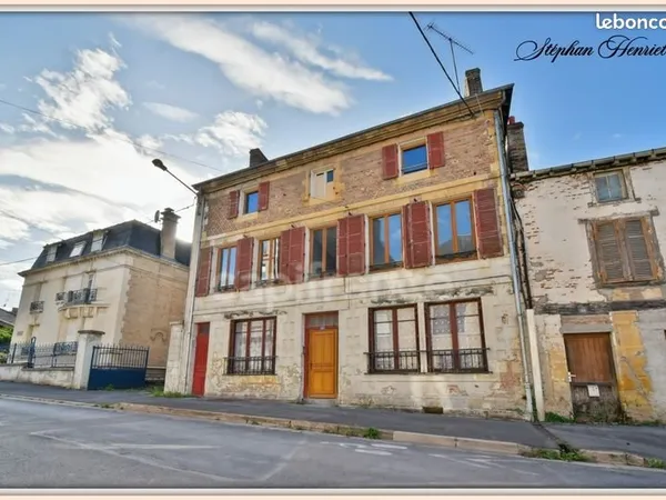 Maison 11 pièces 311 m²