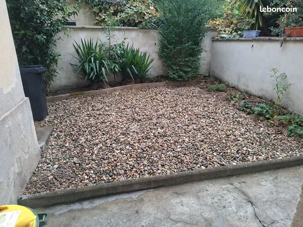 Bordeaux - belle échoppe avec jardin - 3 pièces + bureau