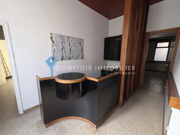 CENTRE VILLE VAUVERT. LOCAL PROFESSIONNEL 54 M2 3 pieces