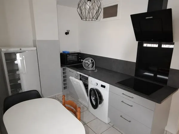 Appartement meublé T3 avec balcon et cave - Grenoble proche
