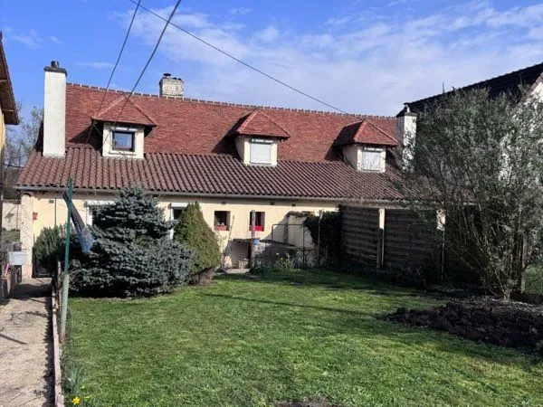 Maison de village avec jardin