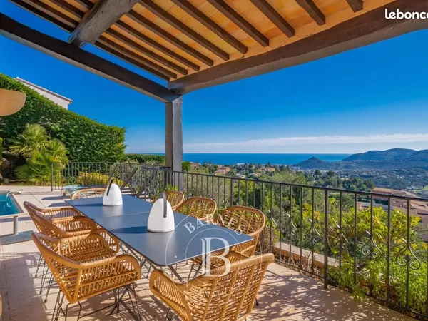 Villa 7 pièces 289 m²