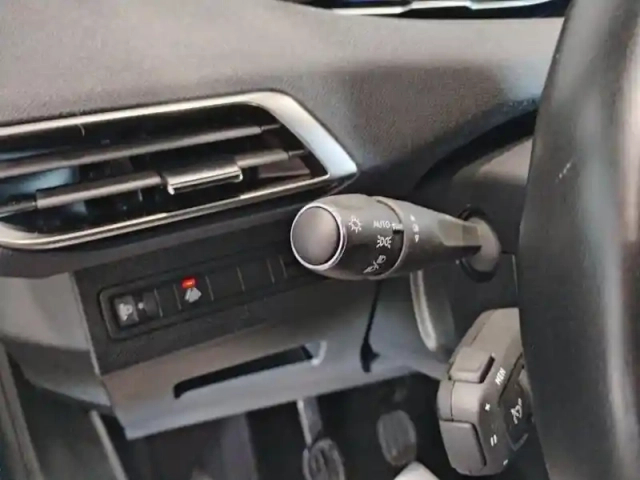Peugeot 3008 puretech 130ch s&amp;s bvm6 allure pack — photo 17