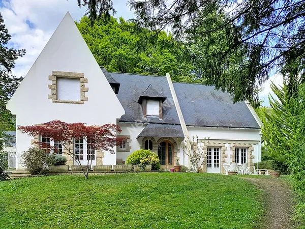 Maison familiale Avrillé 225 m² - Parc de la Haye - 6 chambres - grand jardin 1738 m² - sous-sol - g