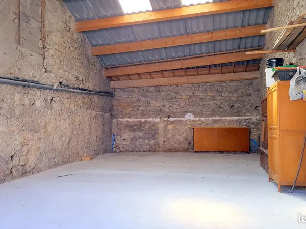 Garage , local , remise , entrepot