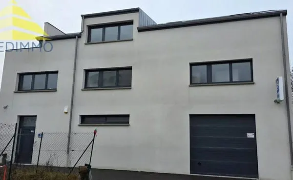 Entrepôt 330 m²